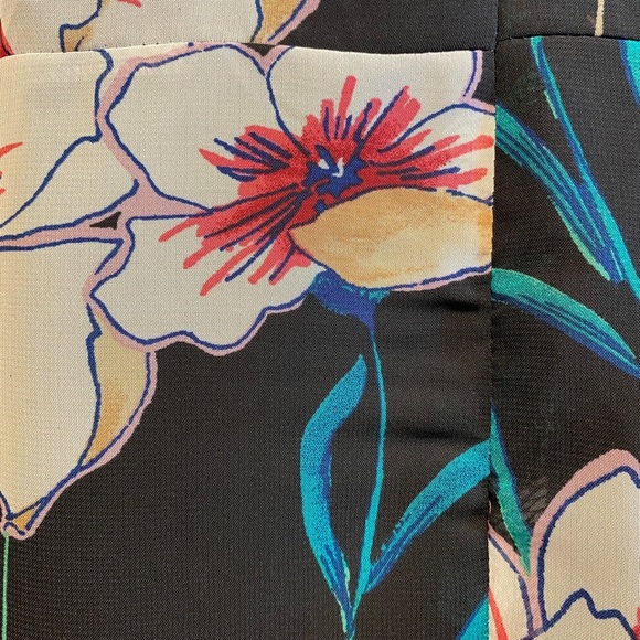 Valerie Stevens Sleeveless Top with Hi-Lo Hem Floral Pattern Size Small‎ - Picture 5 of 11